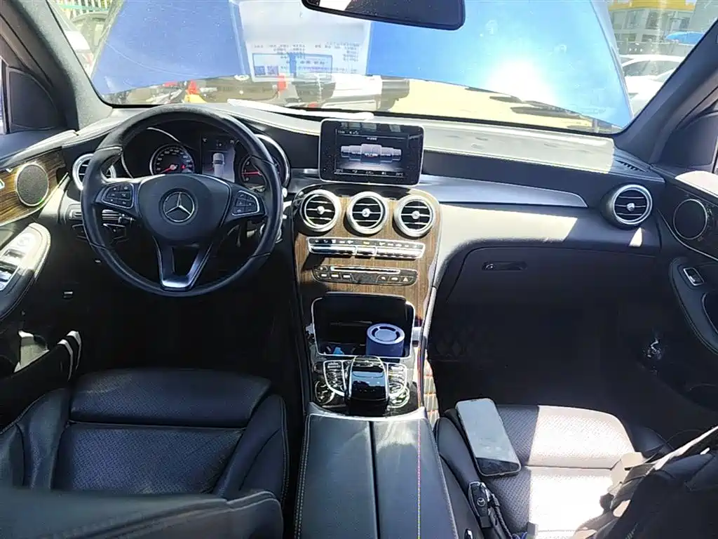 Mercedes-Benz GLC 2018 Facelift GLC 260 4MATIC Dynamic фото 10