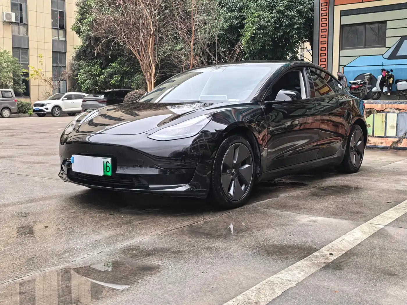 TESLA MODEL 3