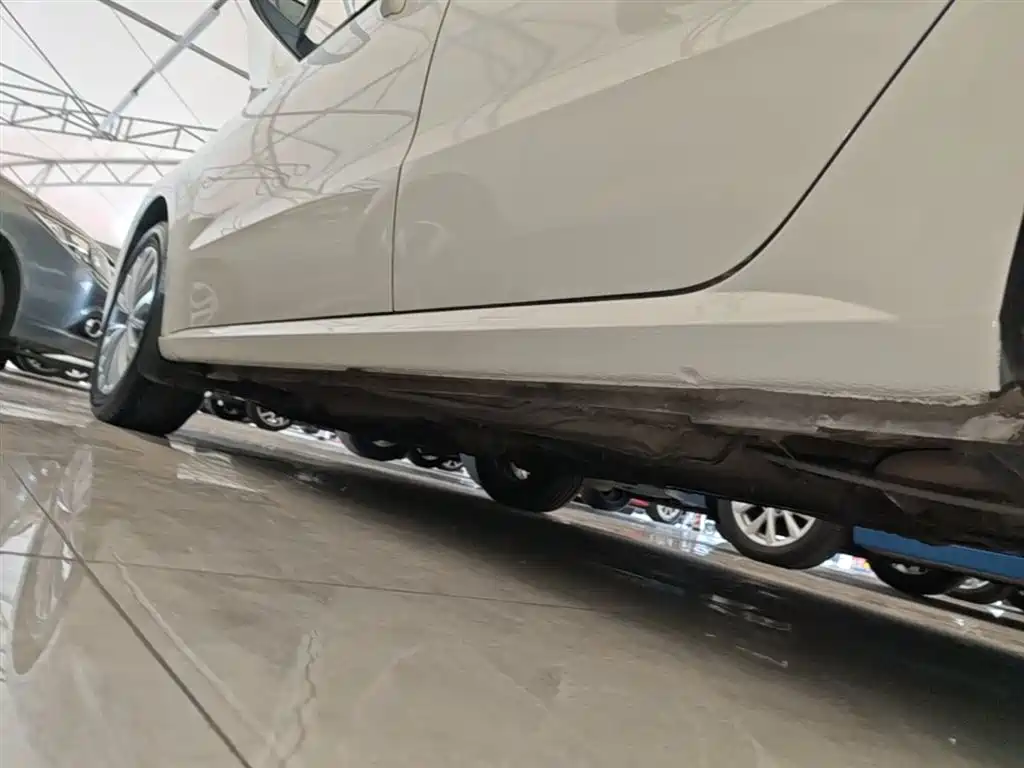Volkswagen Lavida 2015 230TSI DSG Luxury Edition фото 22