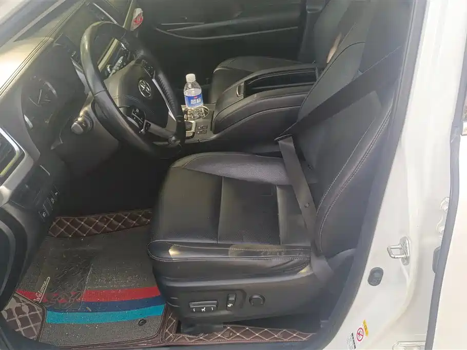 Toyota Highlander 2021 2.0T AWD Luxury 7-Seater фото 9