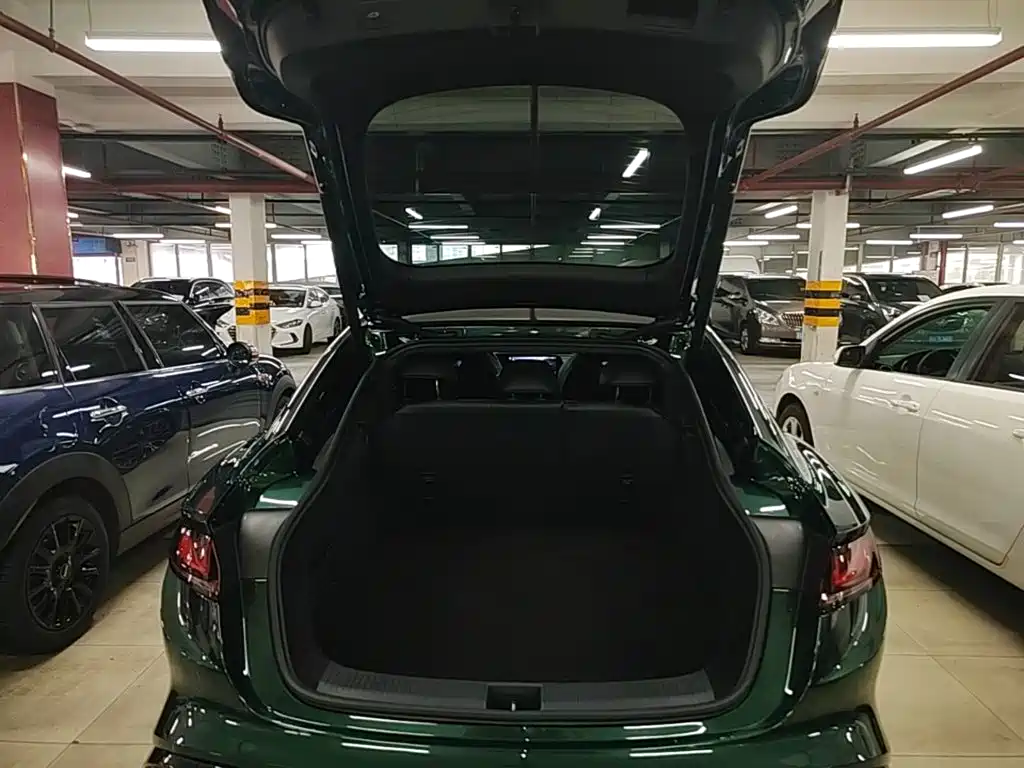 MG MG7 2025 2025 2.0T 405 AT Luxury Edition