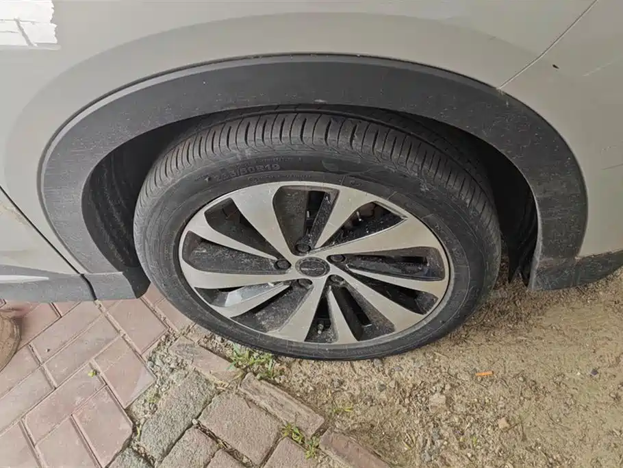 BYD Song PLUS PHEV 2024 Glory Edition DM-i 150km Flagship PLUS фото 6