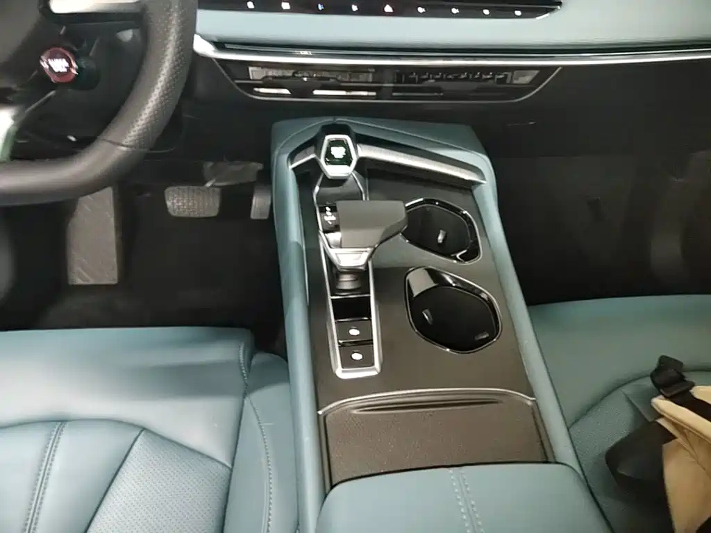 MG MG7 2025 2025 2.0T 405 AT Luxury Edition