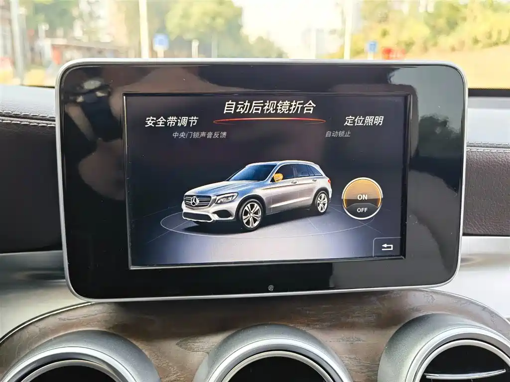 Mercedes-Benz GLC 2018 GLC 300 4MATIC Dynamic фото 17