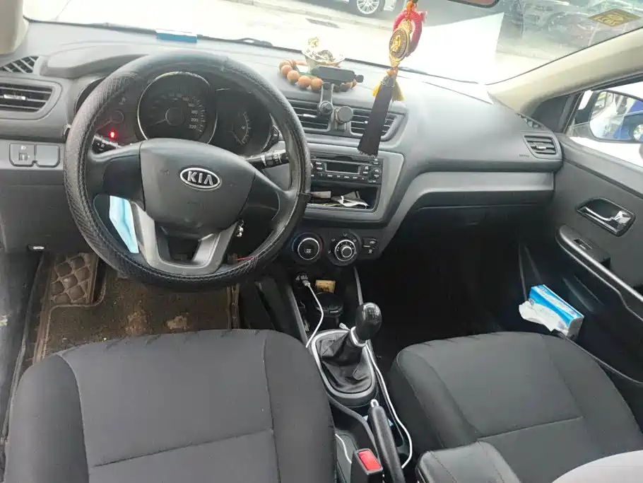 Kia K2 2012 2011 Sedan 1.4L MT TOP