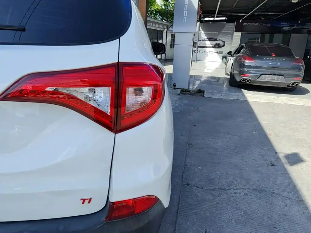BYD Song 2018 2017 Ultimate Upgrade 1.5TI Manual Elite Model