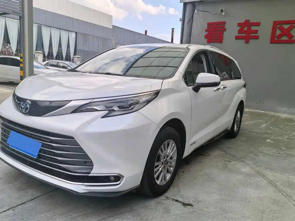 Toyota Sienna 2021 2.5L Hybrid Luxury Edition