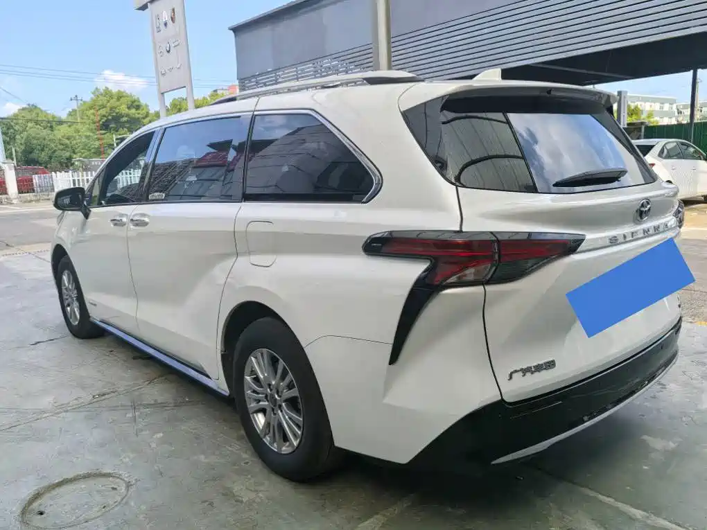 Toyota Sienna 2021 2.5L Hybrid Luxury Edition фото 15
