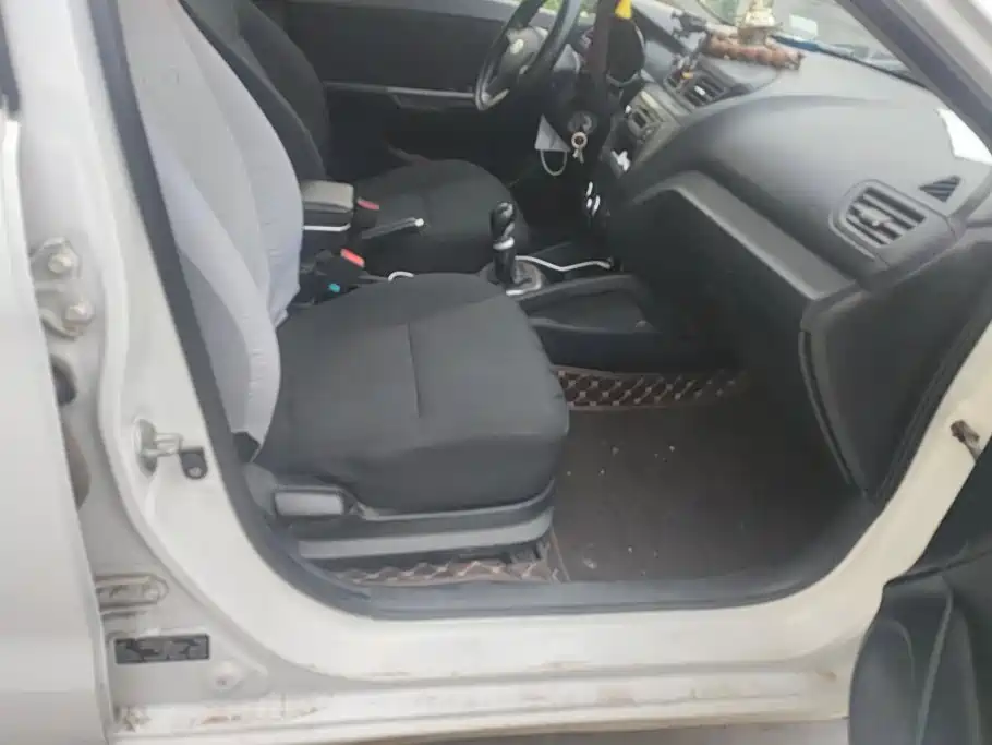 Kia K2 2012 2011 Sedan 1.4L MT TOP
