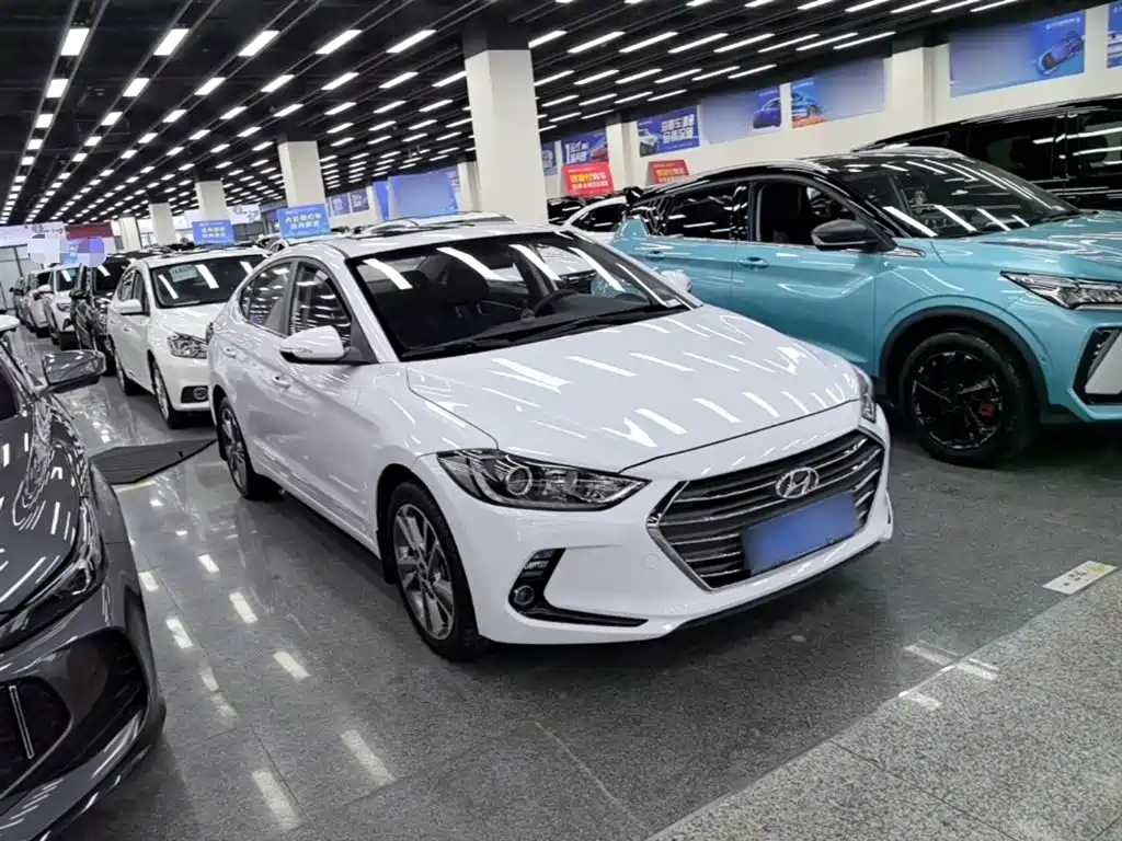 Hyundai Elantra 2016 Model 1.6L Automatic Smart Elite фото 4