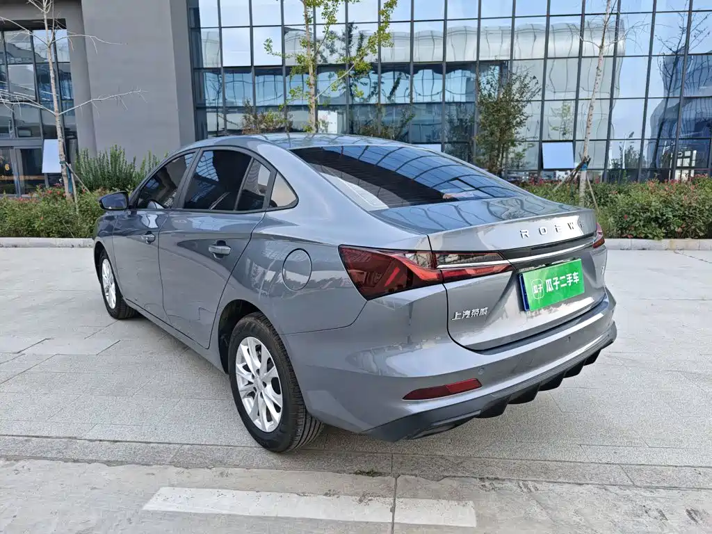 Фото 5 - Roewe i5