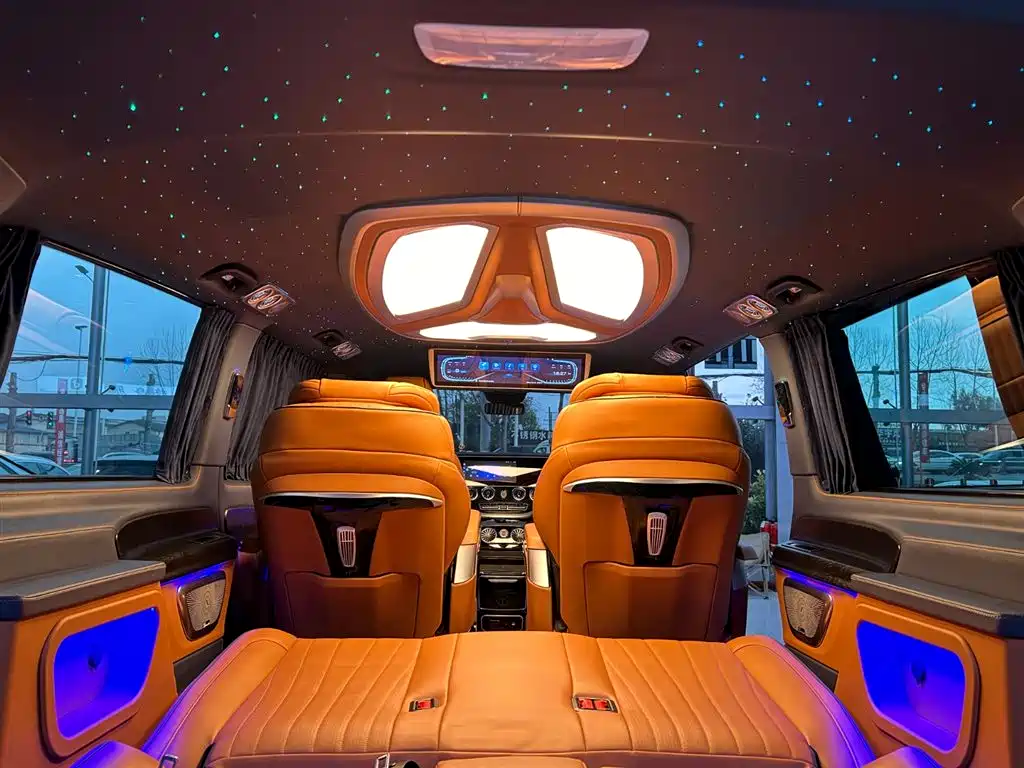 Mercedes-Benz Vito 2023 2.0T Elite 7-Seater фото 15