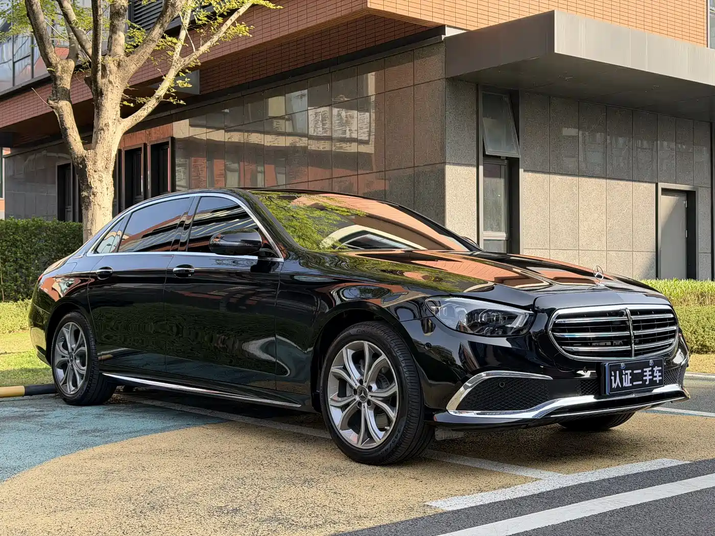 MERCEDES-BENZ E CLASS