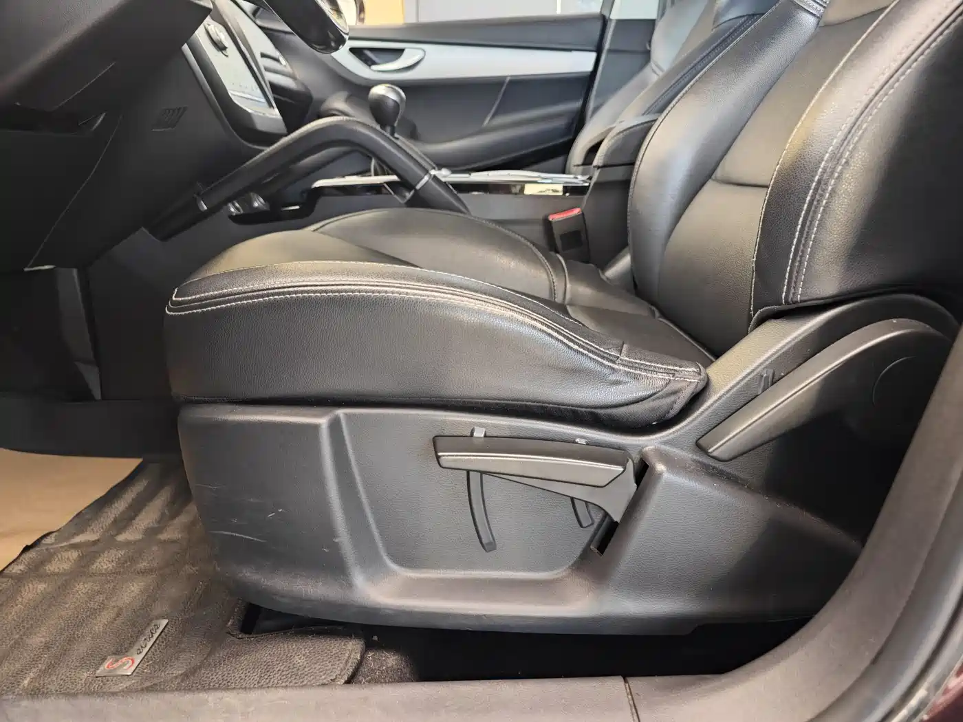 Zotye SR7 2016 2016 1.5T Manual Magic Cube Road Edition China V