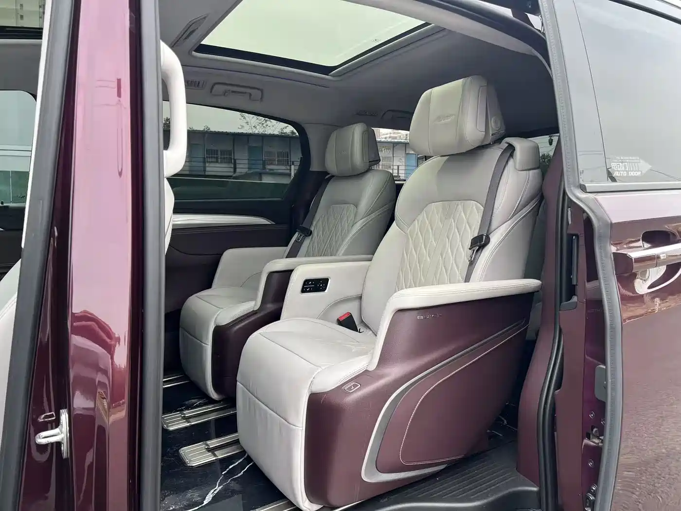 Buick GL8 2023 Avenir 6-Seater Executive Edition фото 15