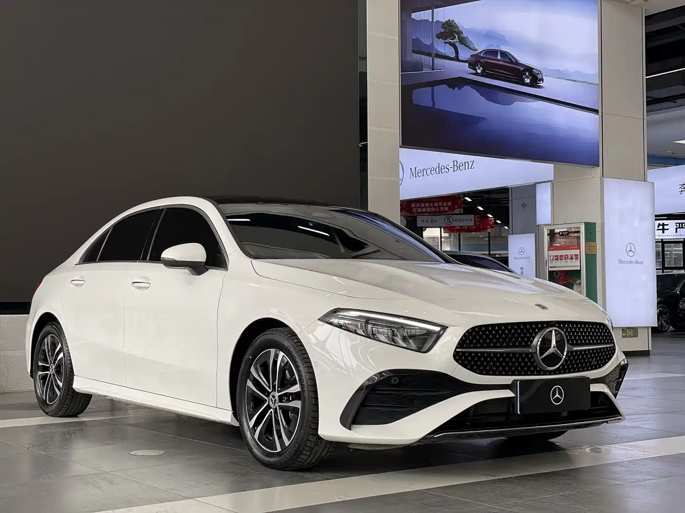 Mercedes-Benz A-Class 2023 A 200 L Dynamic фото 4