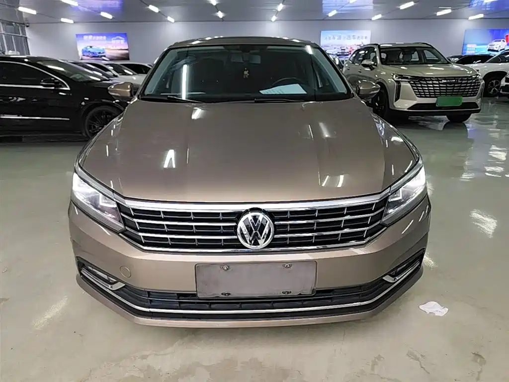 Volkswagen Passat 2016 330TSI DSG Honor Edition фото 3
