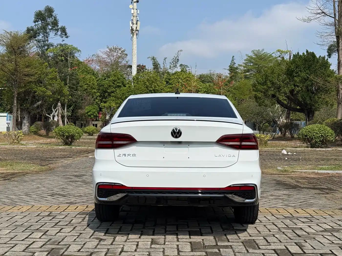Volkswagen Lavida 2024 Model 300TSI DSG Starlight Leading Edition фото 8