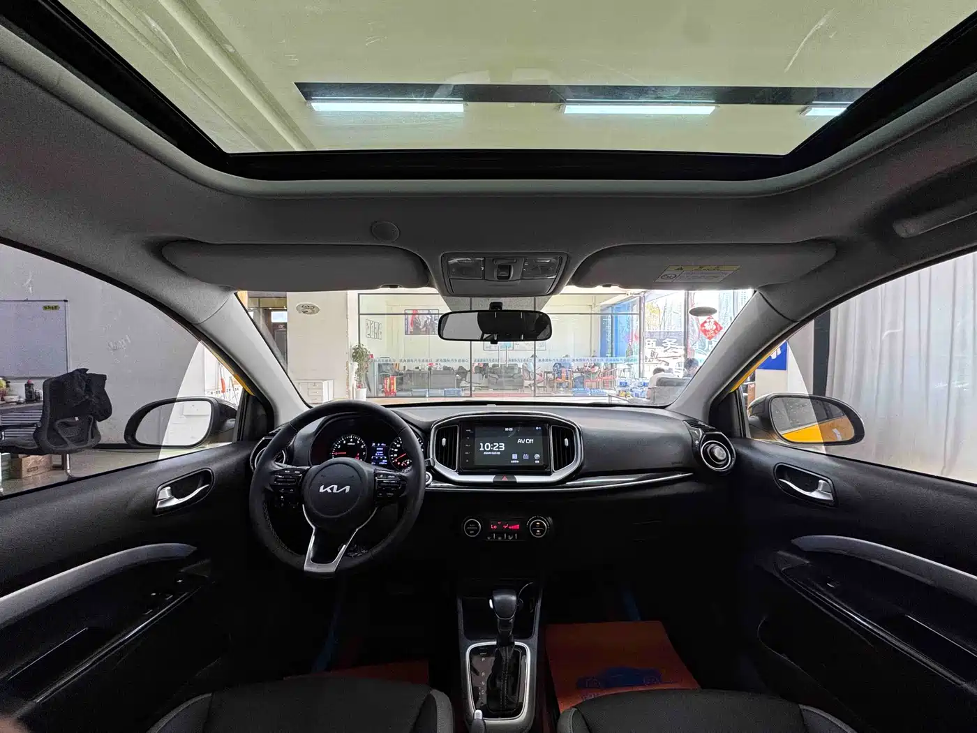 Kia KX1 2021 1.4L CVT Fun Sunroof Version фото 17