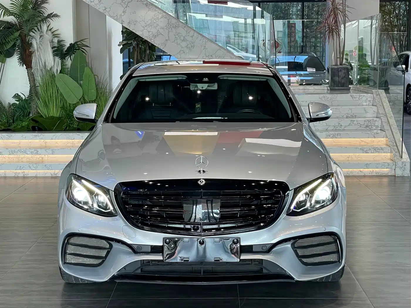Mercedes-Benz E-Class 2016 E 200 L Sport Type фото 2