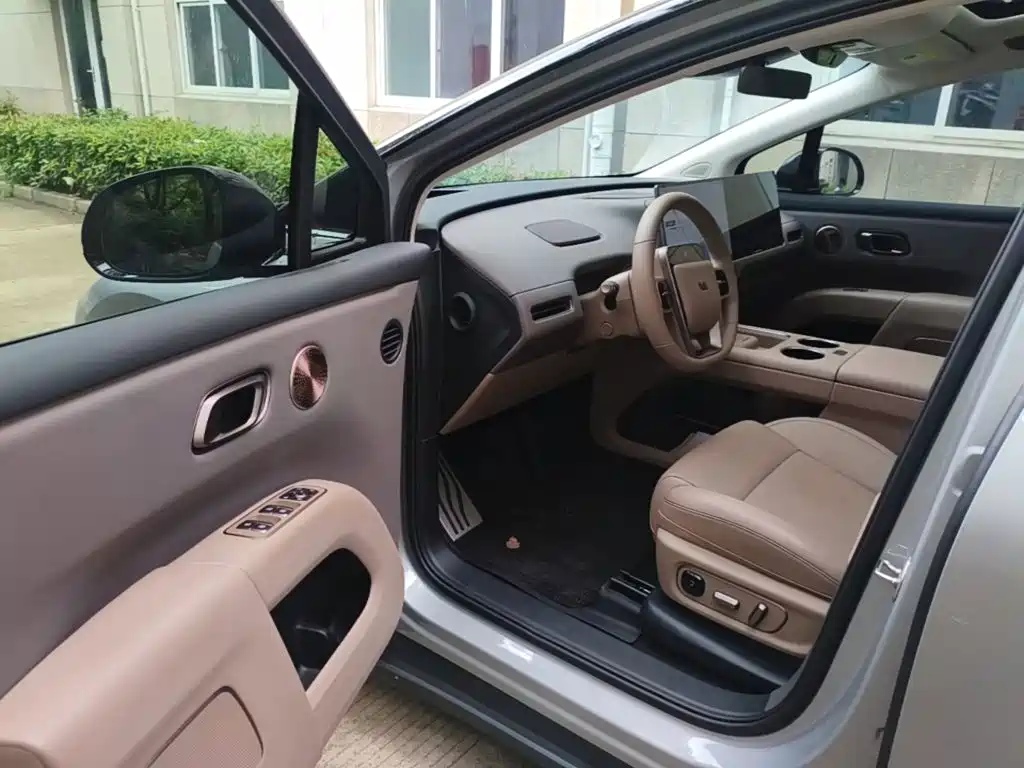 Li Auto Li i8 2025 2025 Standard Edition