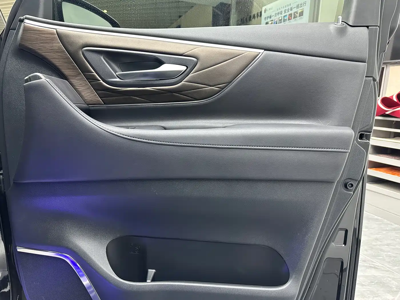 Toyota Alphard 2024 Hybrid 2.5L Prestige Edition фото 23