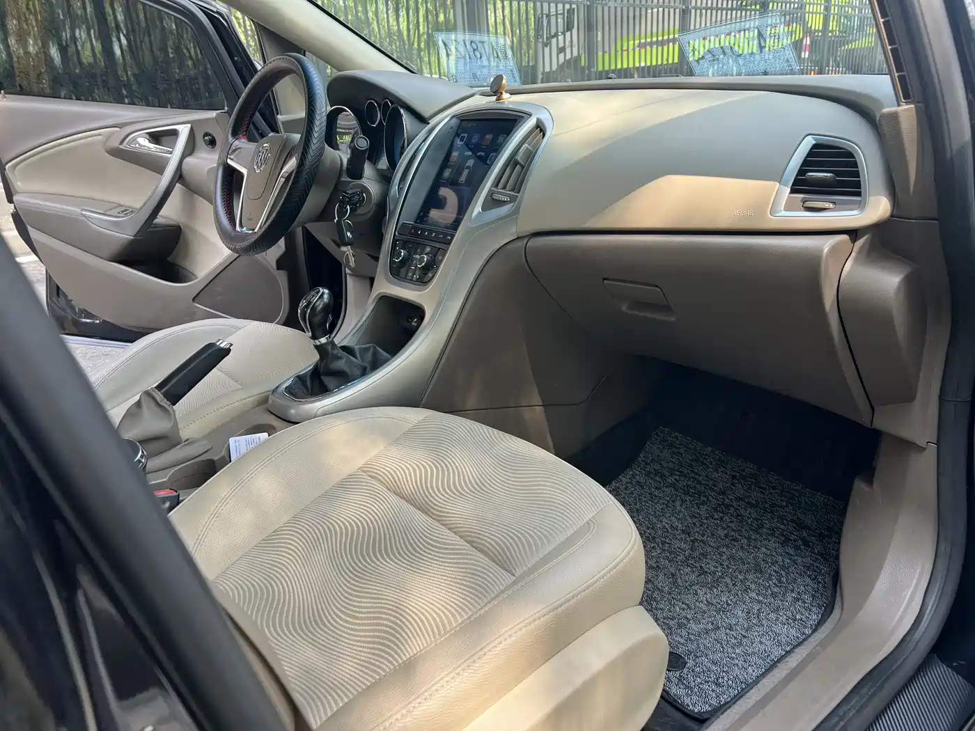 Buick Excelle 2013 Model GT 1.6L Manual Progressive фото 6