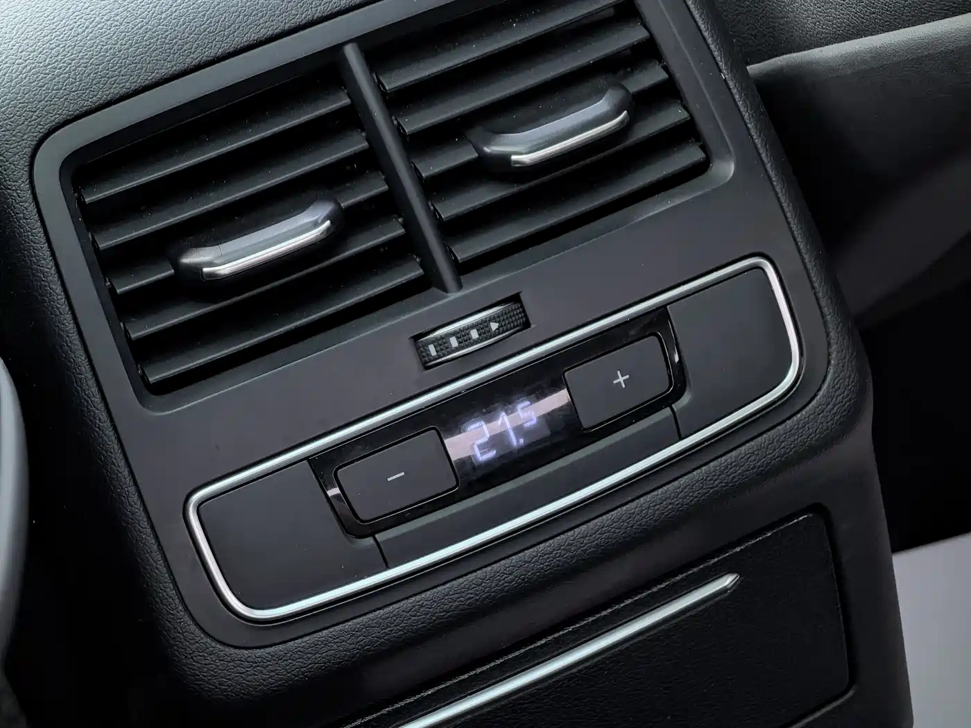 Audi A4L 2023 40 TFSI Fashion Dynamic фото 19