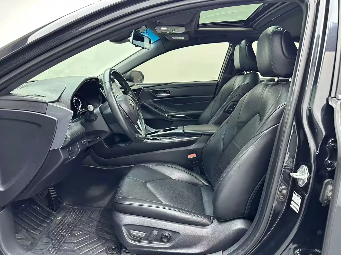 Toyota Avalon 2022 2.0L Luxury Edition фото 5