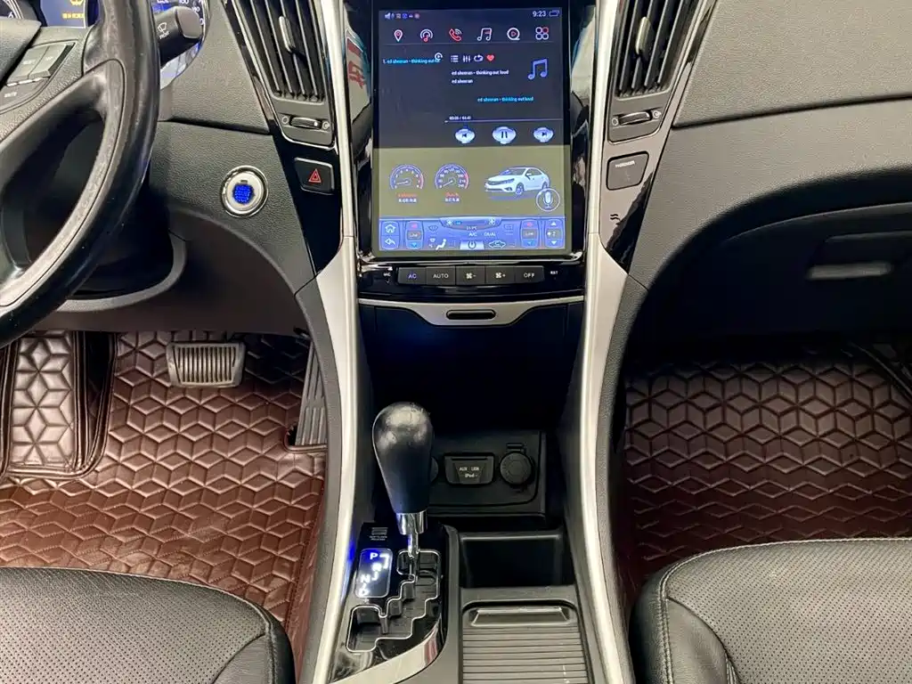 Hyundai Sonata 2013 2.4L Automatic Luxury Edition (China IV) фото 9