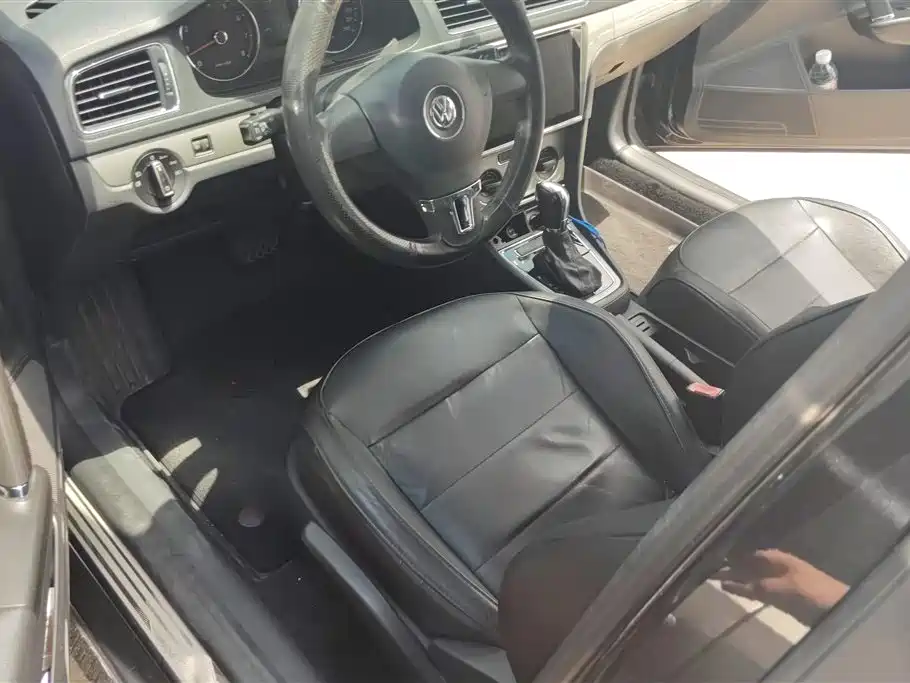 Volkswagen Lavida 2013 1.4TSI DSG Comfort Edition фото 9