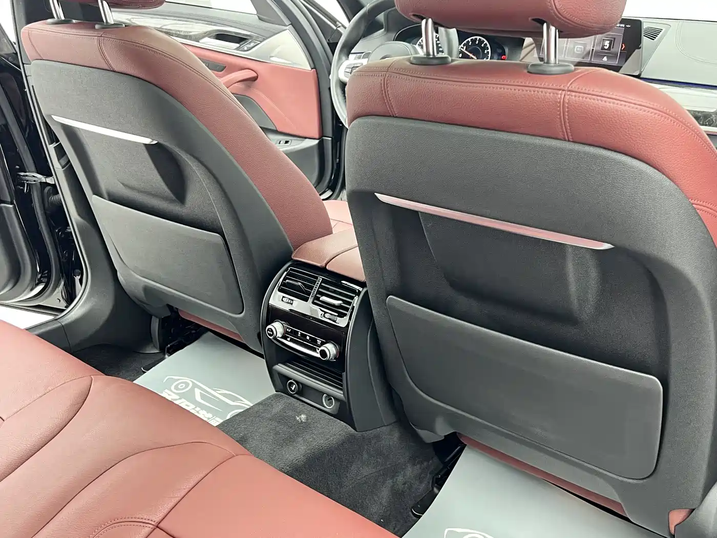 BMW 5 Series 2019 530Li Leading M Sport Package фото 14