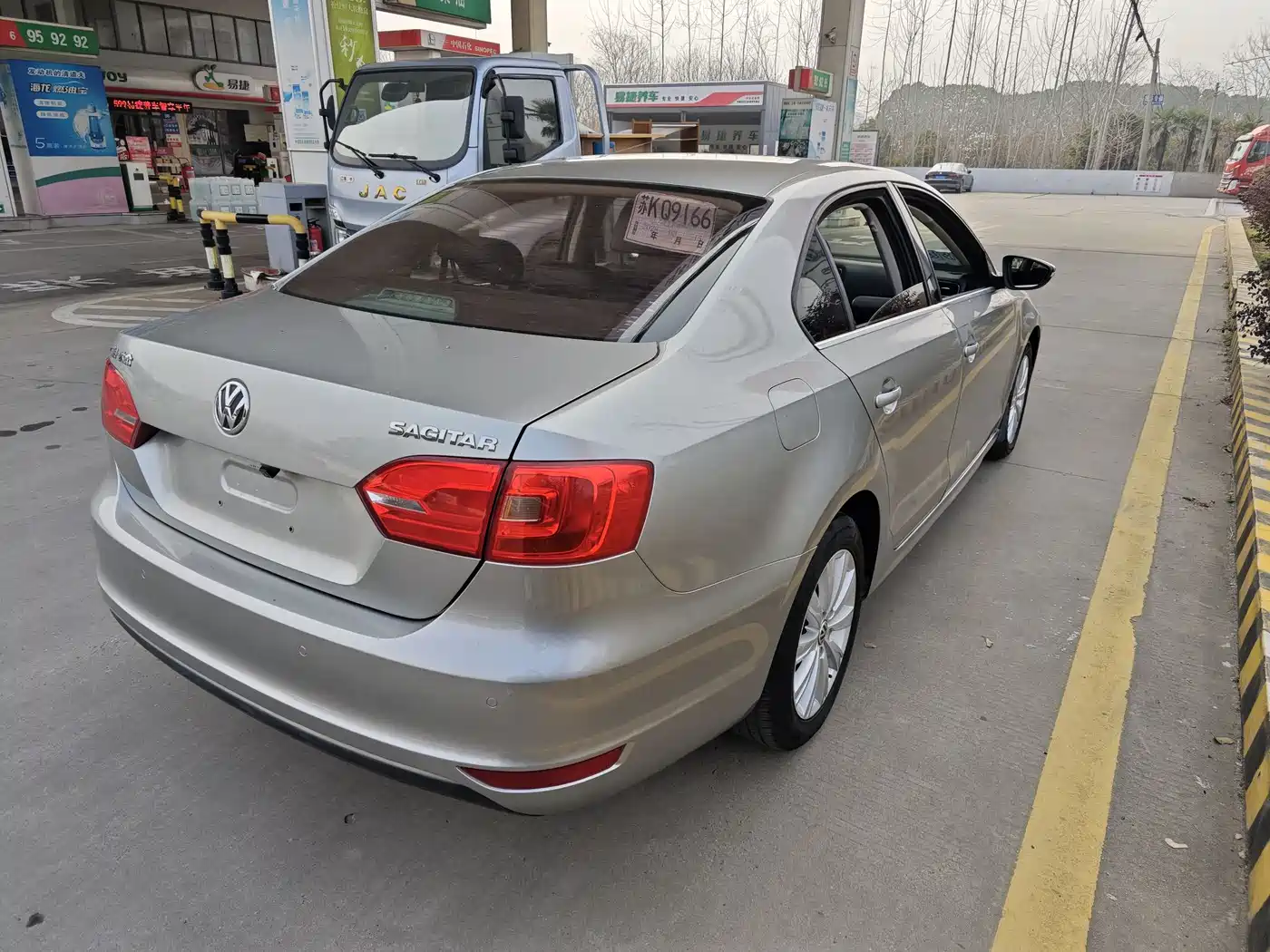 Volkswagen Sagitar 2014 Facelift 1.6L Automatic Comfort фото 7