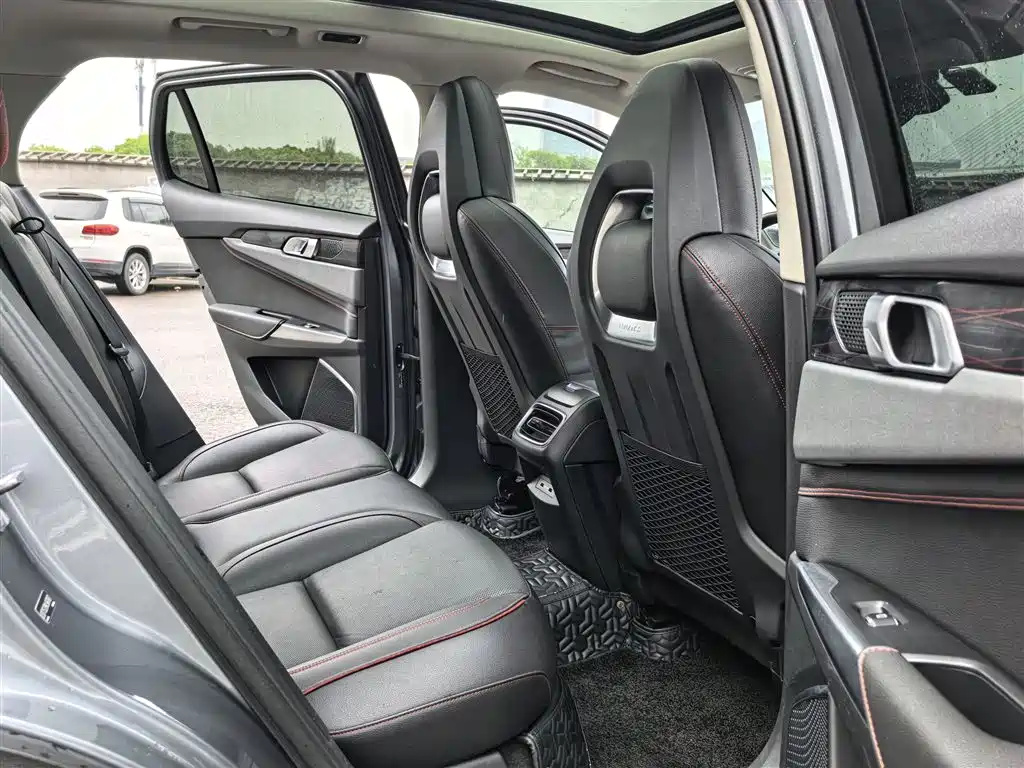Lynk & Co 01 2019 2.0T 2WD Shine Pro Version China VI фото 15