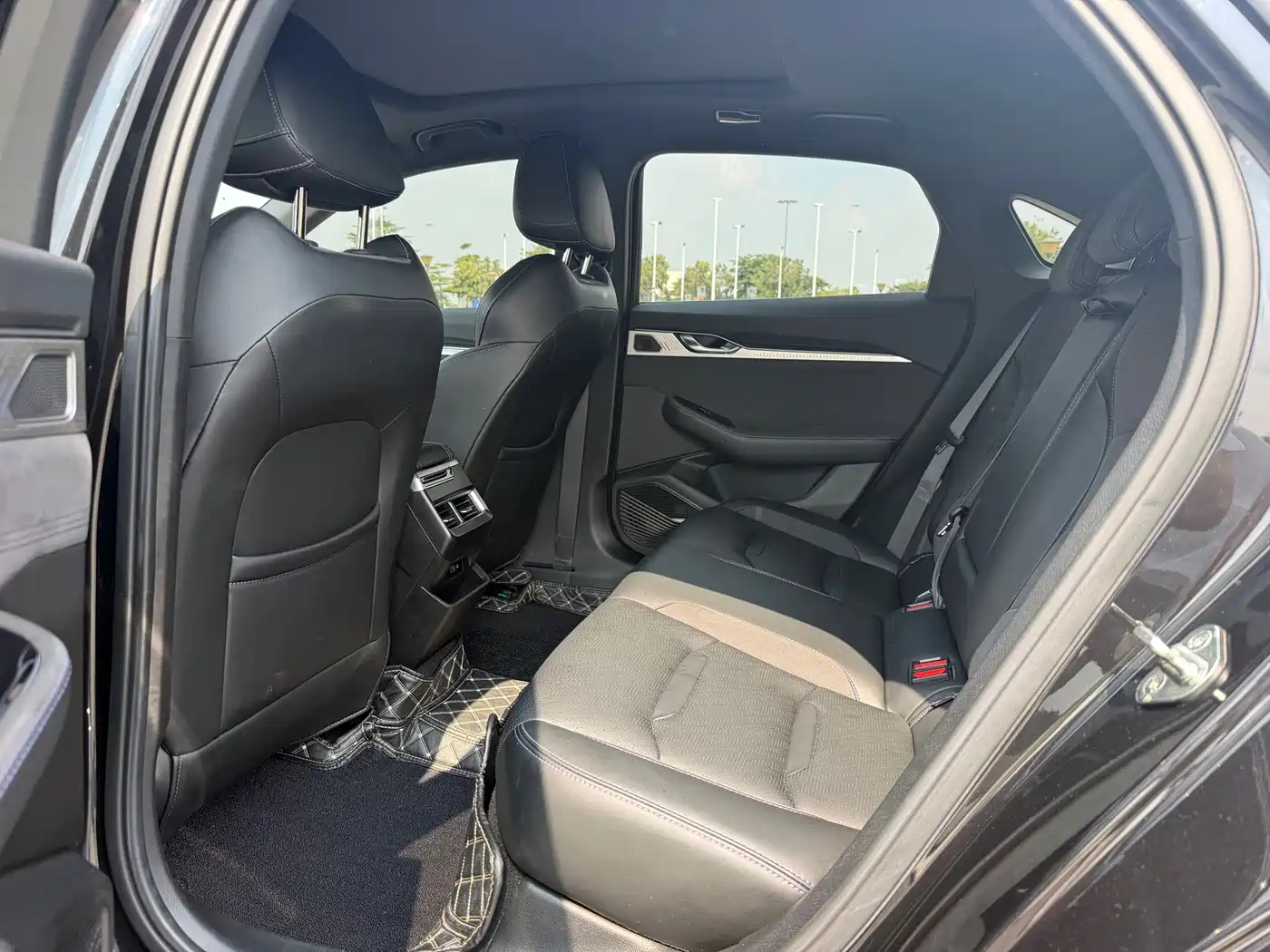 Фото 9 - Geely Preface