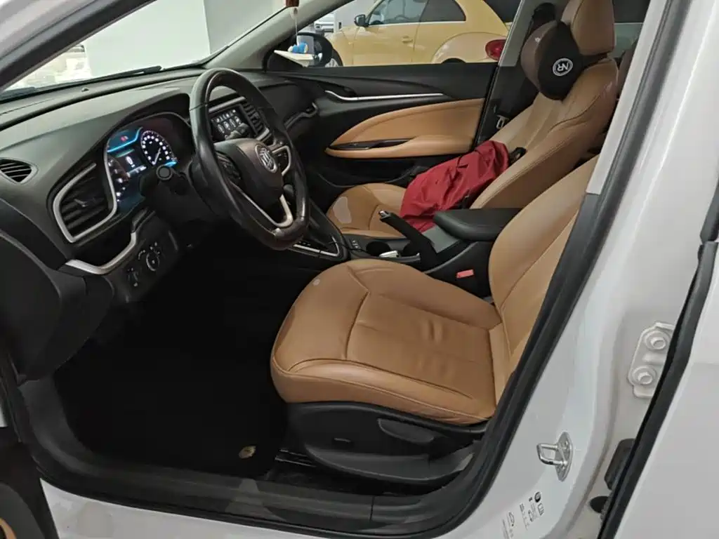 Фото 15 - Buick Excelle