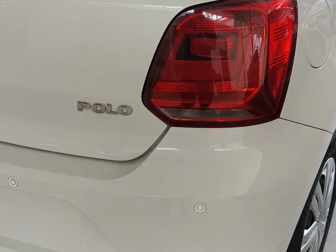 Volkswagen Polo 2016 1.4L Automatic Trend фото 7