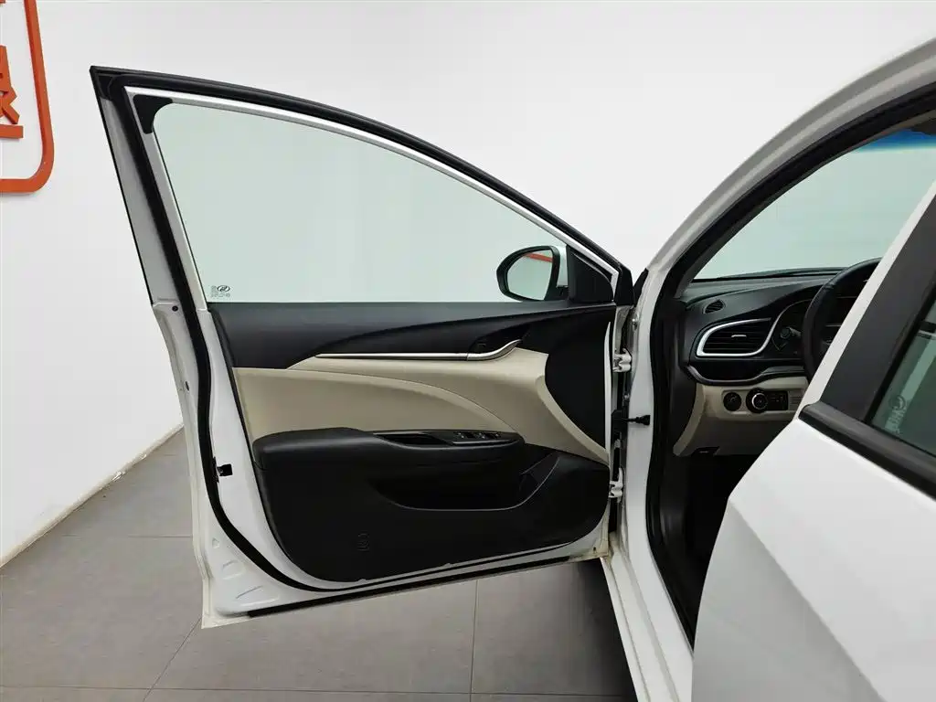 Buick Excelle 2016 15N Automatic Elite фото 8