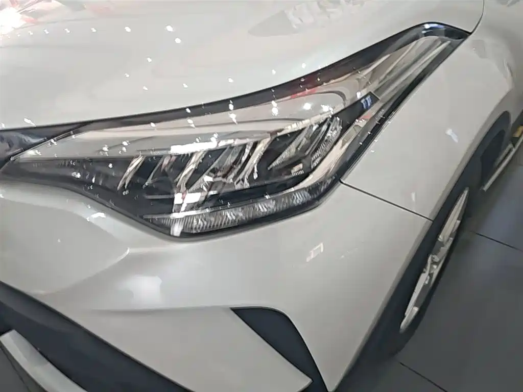Toyota C-HR 2022 2.0L Leading Edition фото 24