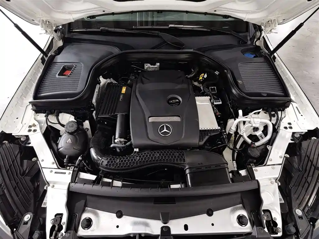 Mercedes-Benz GLC 2018 Facelift GLC 260 4MATIC Luxury фото 6