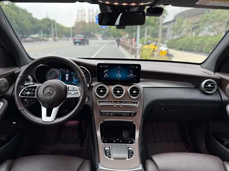 Mercedes-Benz GLC 2020 GLC 300 L 4MATIC Dynamic фото 4