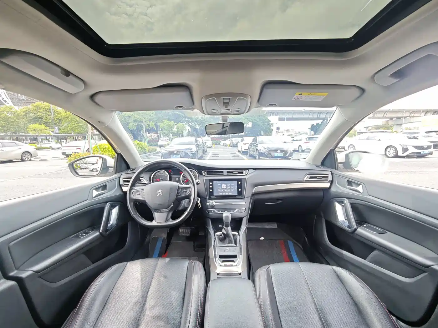 Peugeot 408 2016 1.6T Automatic Luxury Edition фото 15