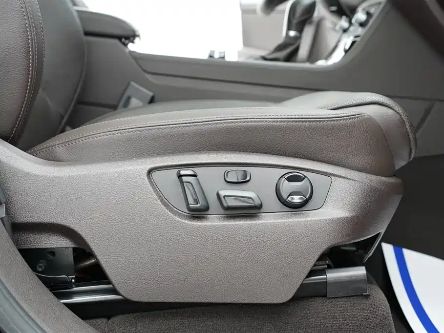 Volkswagen Touareg 2017 3.0TSI Explorer Edition фото 17