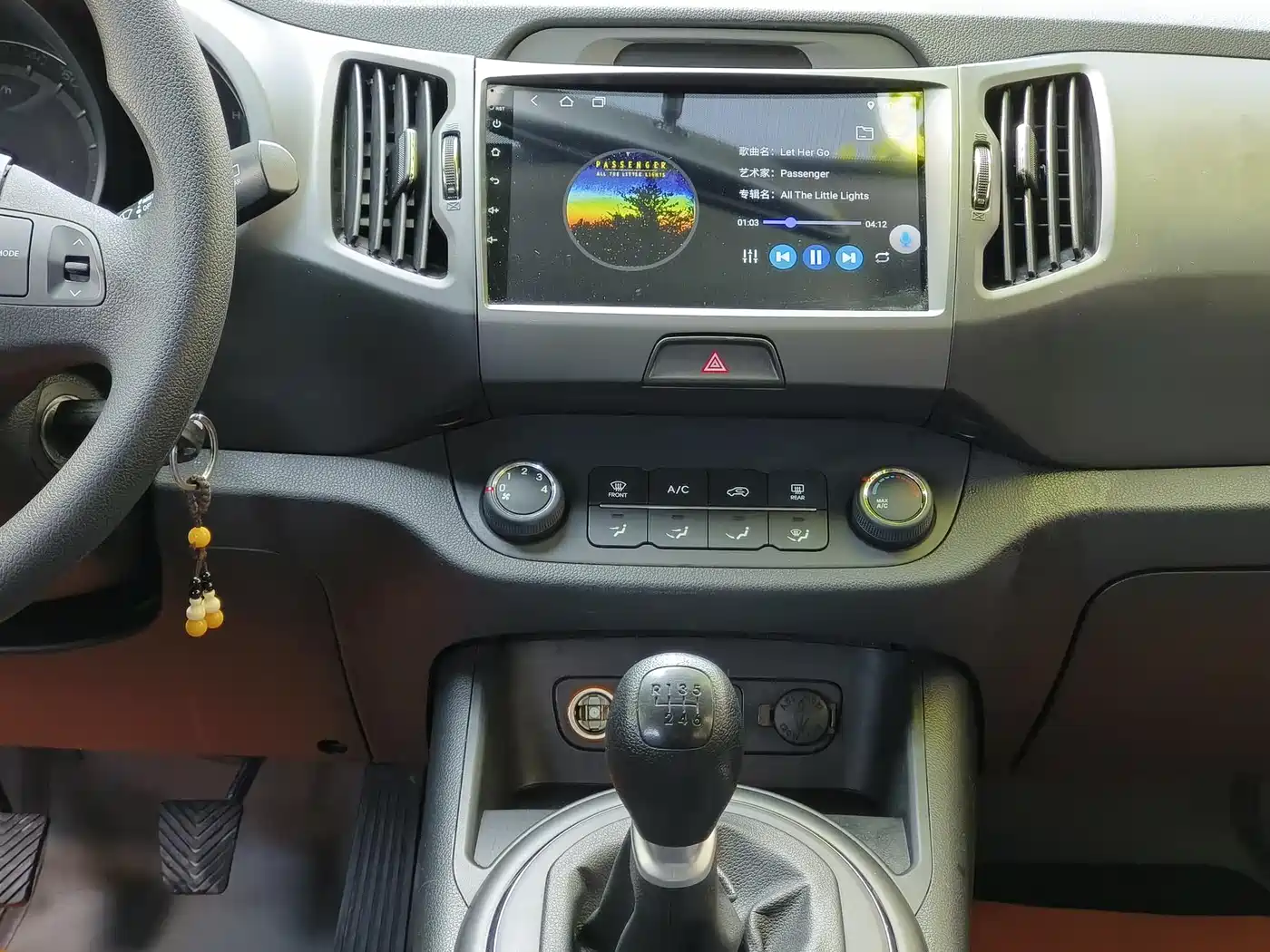 Kia Sportage 2012 2.0L Manual 2WD GLS фото 9