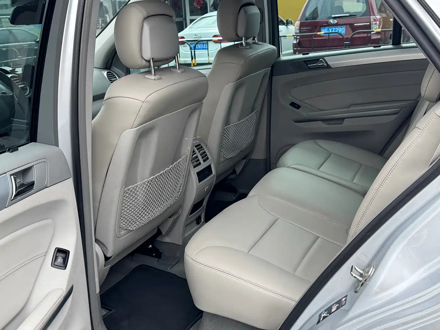 Mercedes-Benz M-Class 2010 ML 300 4MATIC фото 7