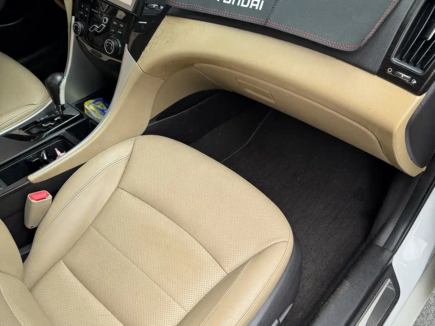 Hyundai Sonata 2011 2.0L Auto Supreme Edition фото 10
