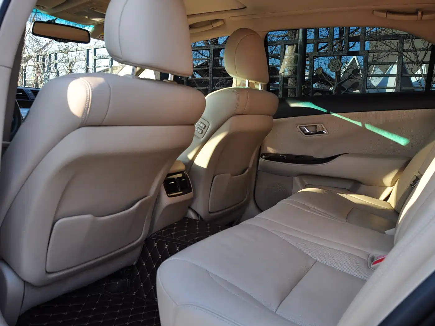 Toyota Crown 2011 2.5L Royal Leather Sunroof Special Edition фото 8