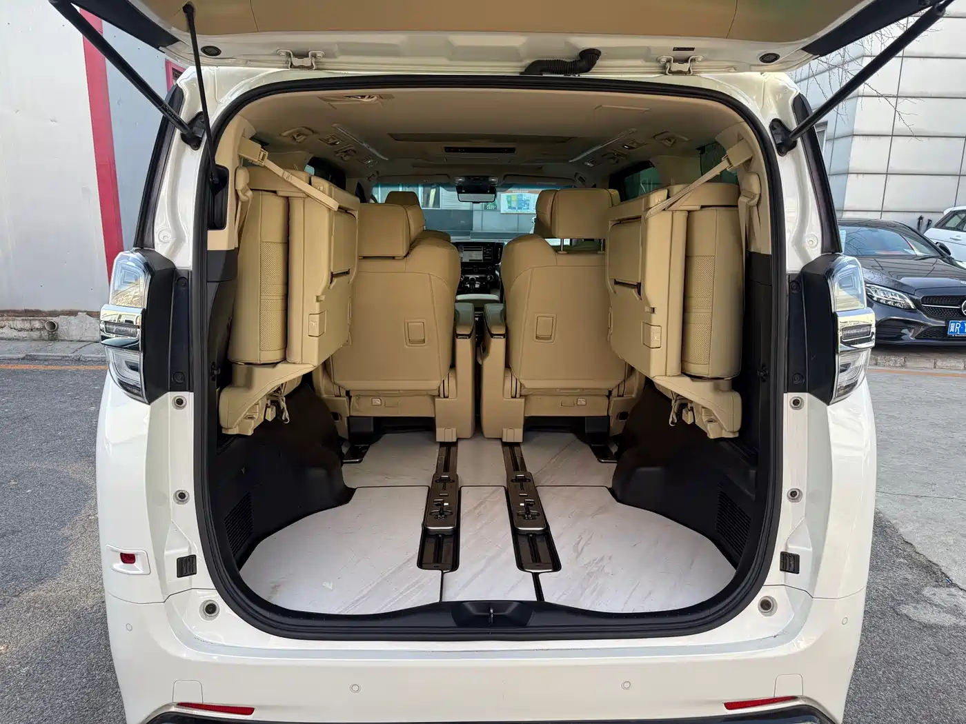 Toyota Vellfire 2021 Crown Hybrid 2.5L HV Supreme Edition фото 14