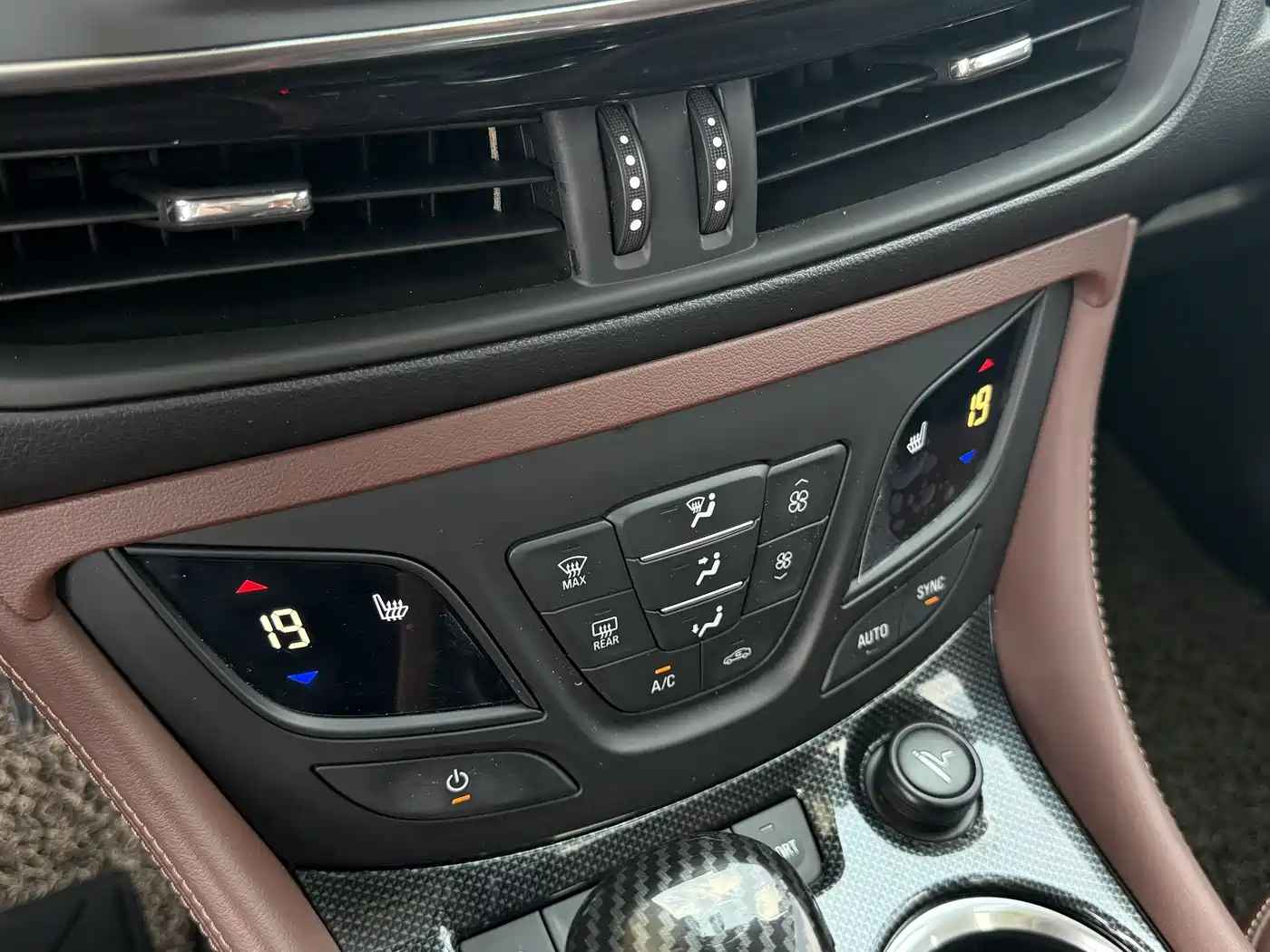 Buick Envision Plus 2019 28T 4WD Elite Type China V фото 9