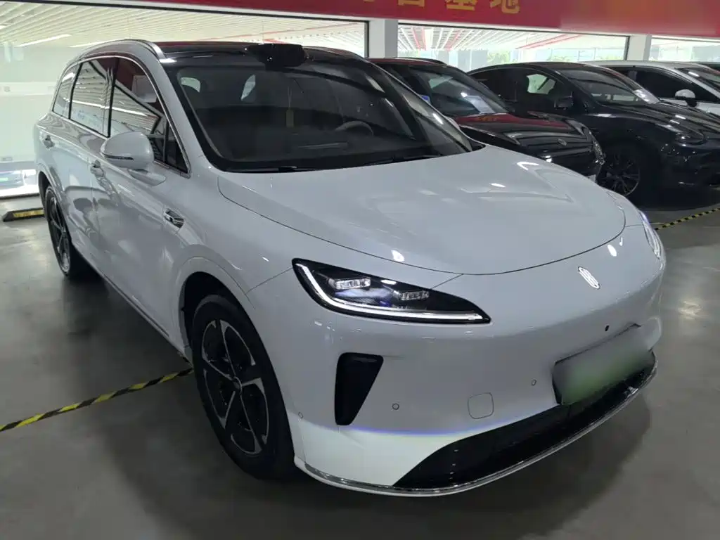 Photo 4 - Shangjie SUV